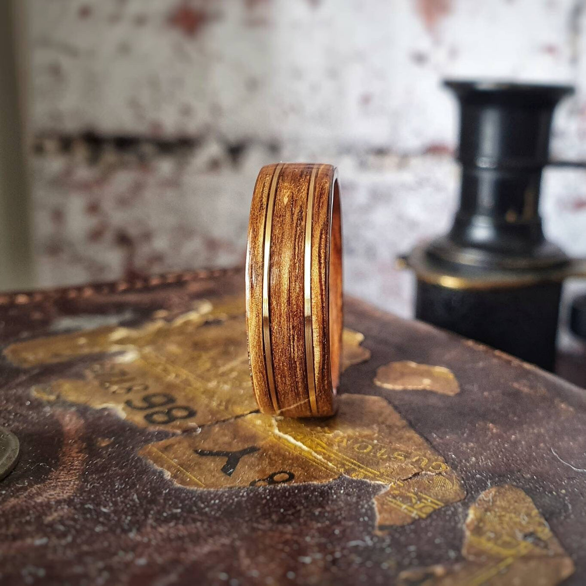 English Brown Oak & Twin 18ct Gold